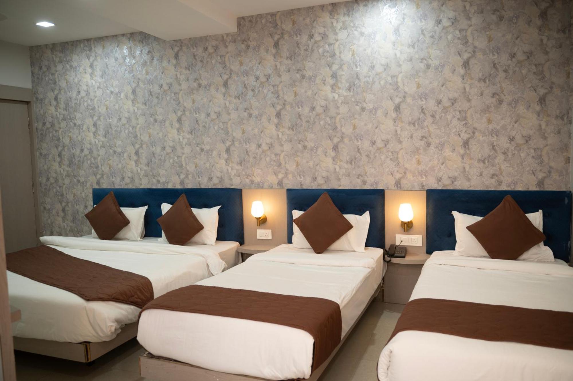 Hotel Manaal Akolia エクステリア 写真