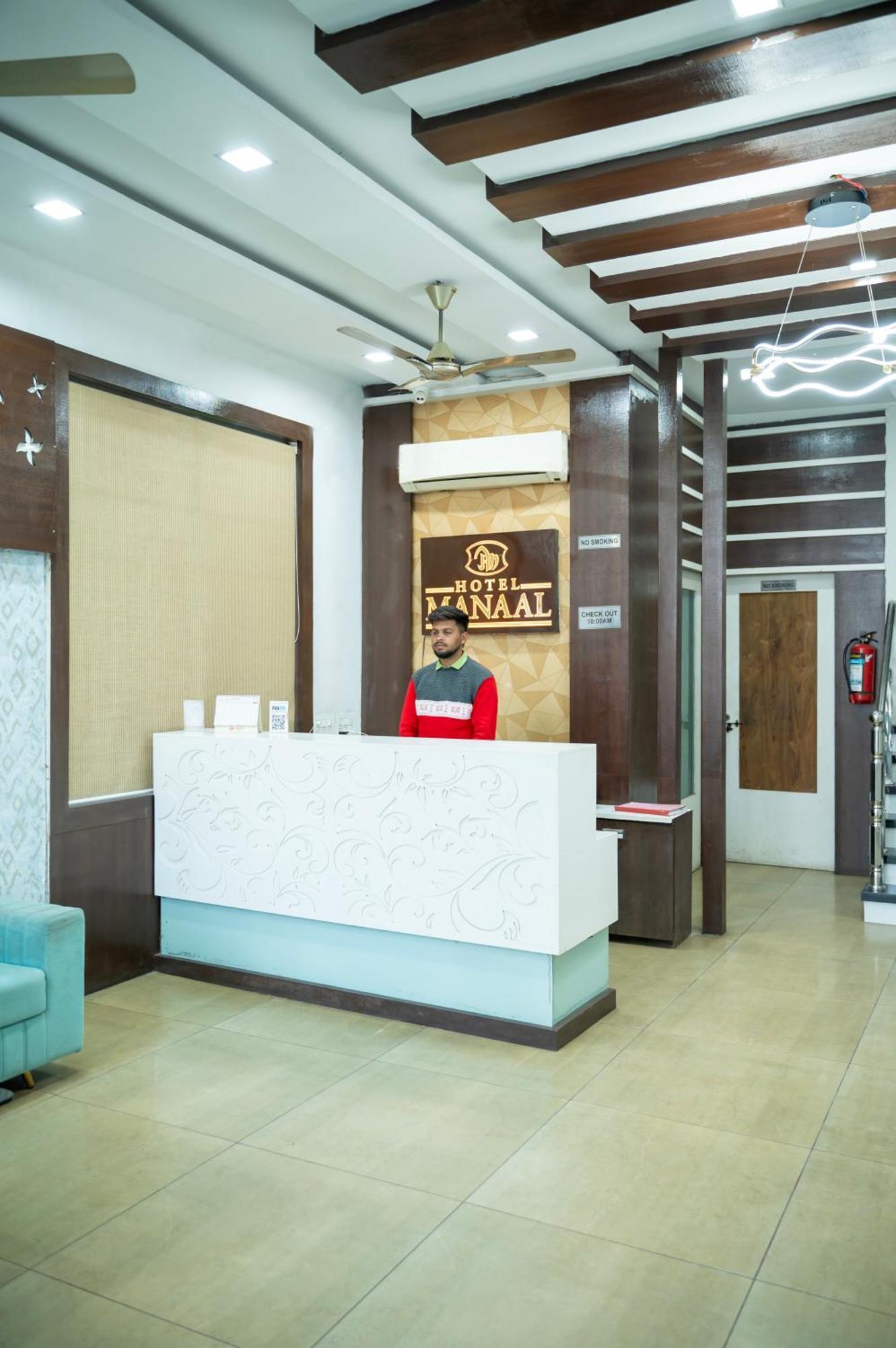 Hotel Manaal Akolia エクステリア 写真