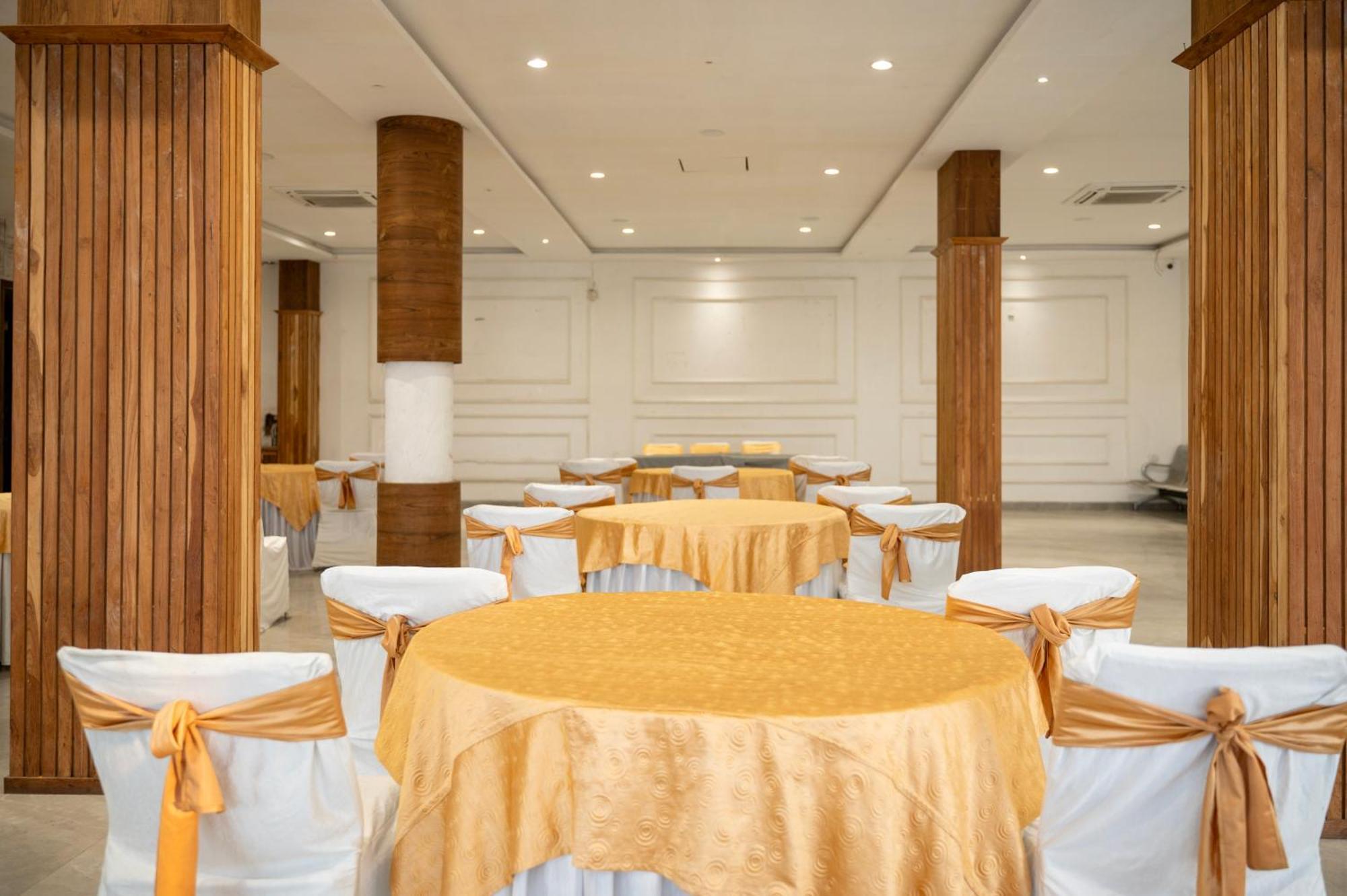 Hotel Manaal Akolia エクステリア 写真